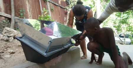 Infographic highlighting 10 reasons solar cooking supports health, clean air, and resilience during global health crises